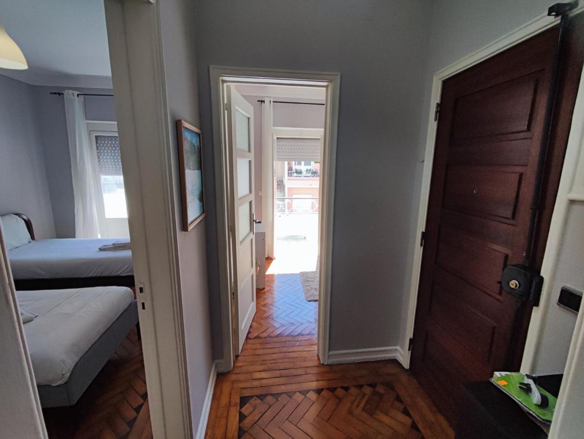 Lisbon Traditional T2 With Balcony In Damaia, Lisbon Amadora Exterior photo