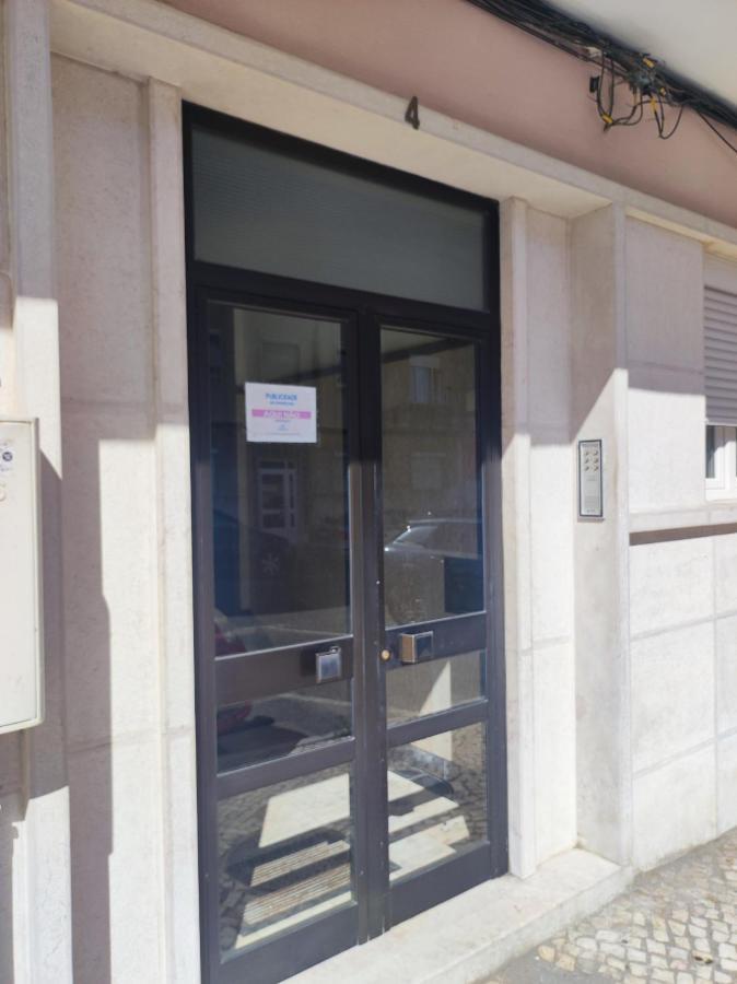 Lisbon Traditional T2 With Balcony In Damaia, Lisbon Amadora Exterior photo